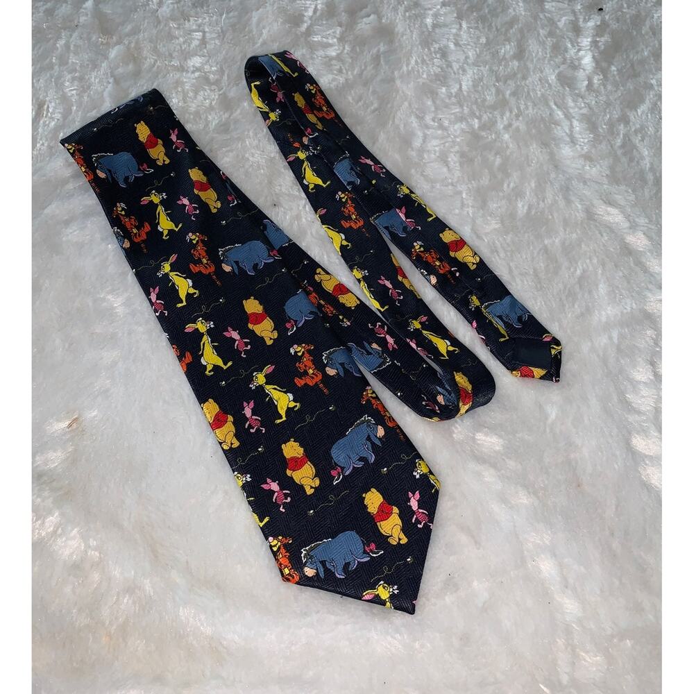 Pooh bear and friends tie Tigger rabbit vintage